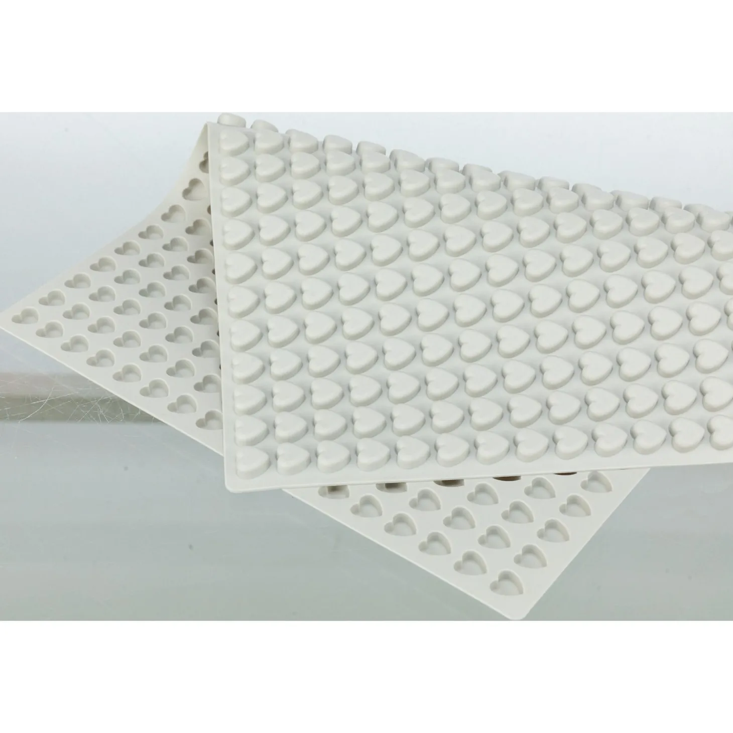 Trixie Bakmat Met Hartjes - Snackmat - 38x28 cm Grijs